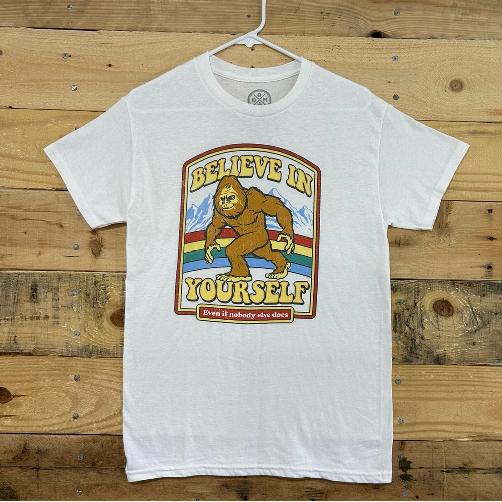 D O M Short Sleeve T-shirt White Men's Believe In Yourself Bigfoot Size S